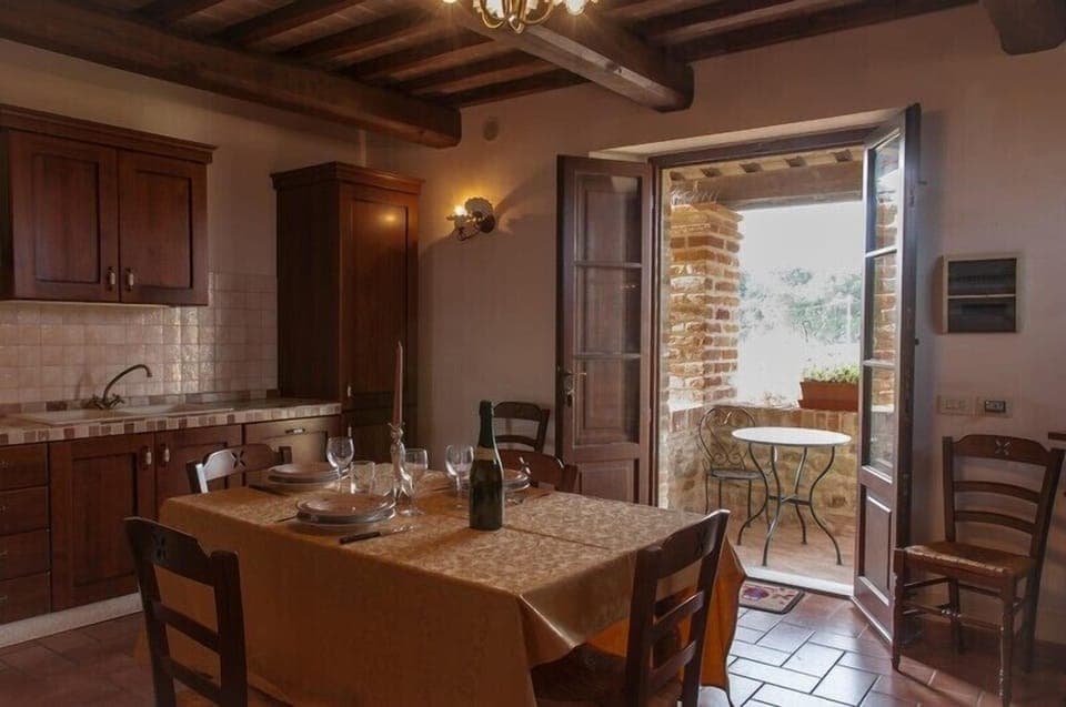 Apartment, 2 Bedrooms | In-room dining