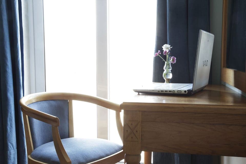 Single Room | Blackout drapes, iron/ironing board, free WiFi, bed sheets