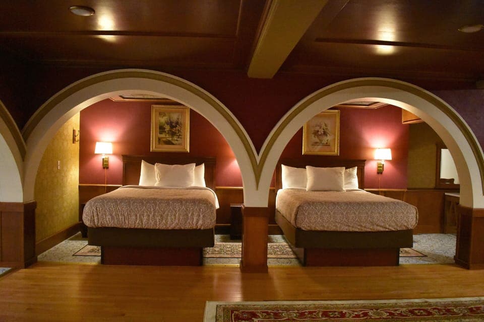 Family Quadruple Room | Iron/ironing board, free WiFi, bed sheets