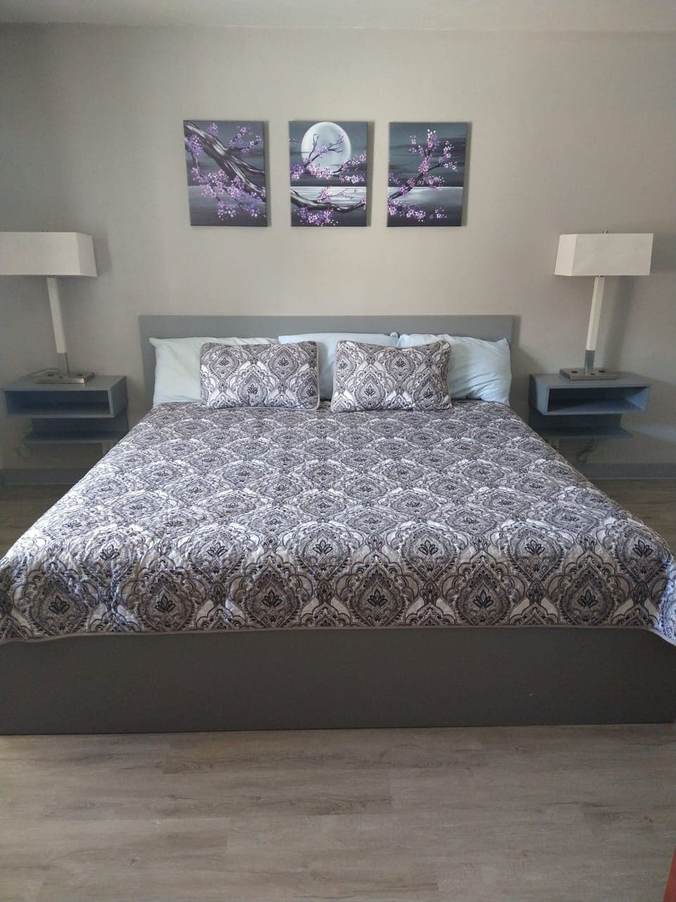 Single King Studio | Free WiFi, bed sheets
