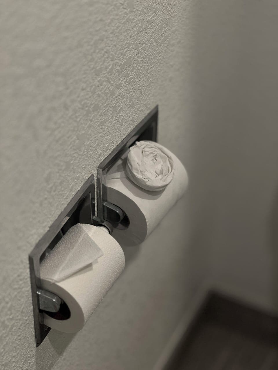 Shower, rainfall showerhead, free toiletries, hair dryer