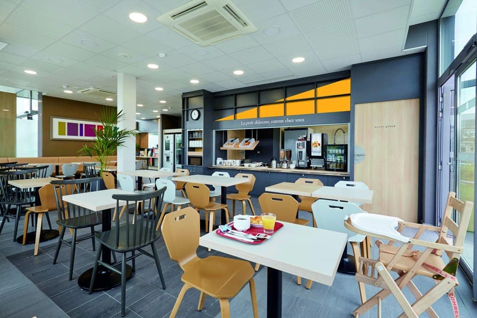 Daily buffet breakfast for a fee