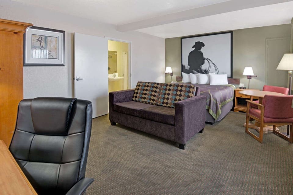 In-room safe, desk, soundproofing, iron/ironing board