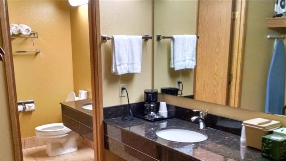 Eco-friendly toiletries, towels