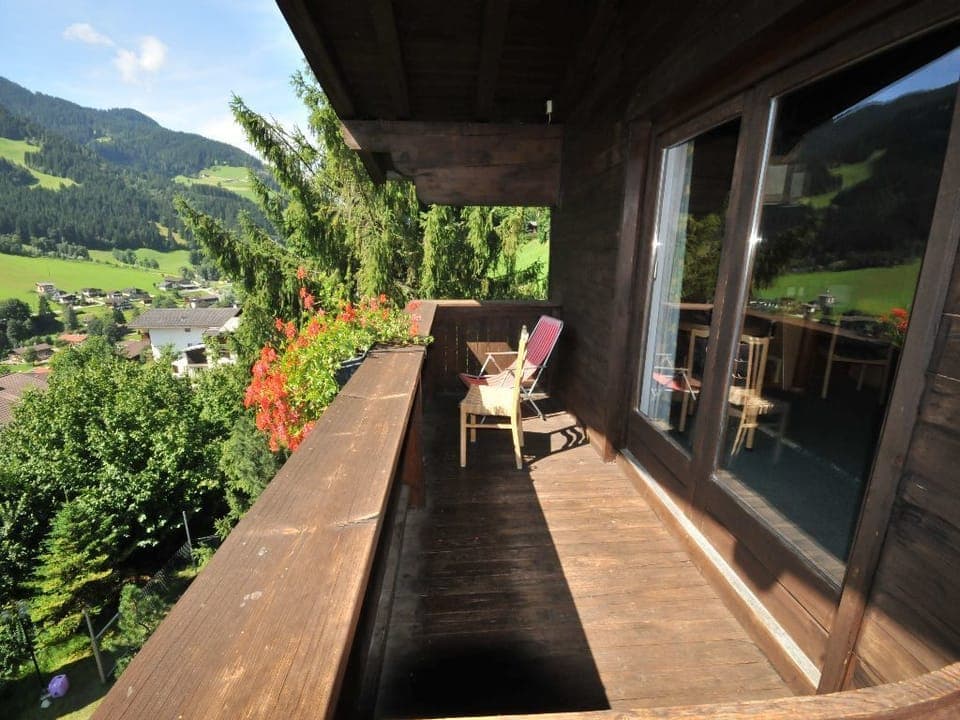 Family Apartment, 2 Bedrooms, Non Smoking, Mountain View | Balcony