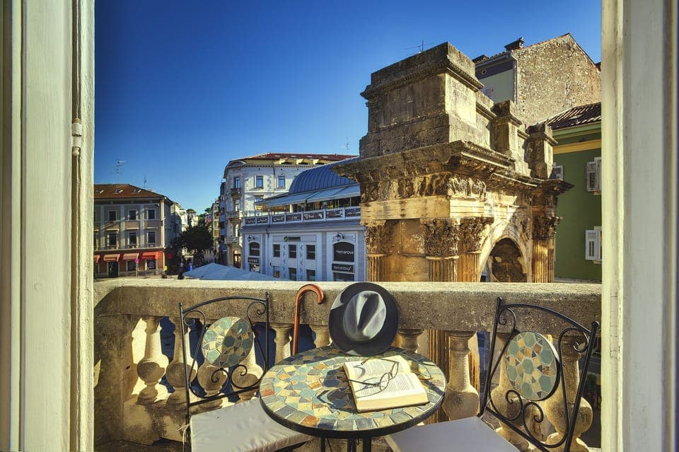 Exclusive Double or Twin Room | Premium bedding, down comforters, pillowtop beds, in-room safe