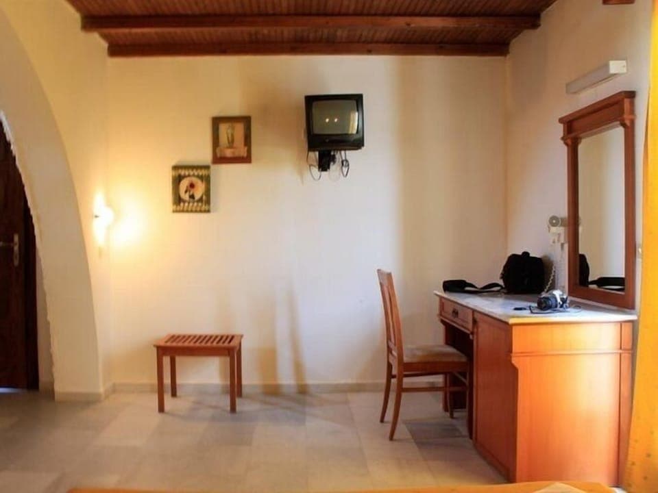 Studio | Living area | TV