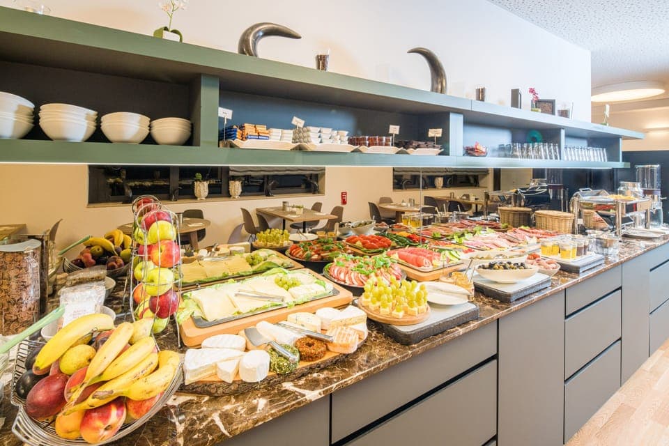 Free daily on-the-go breakfast