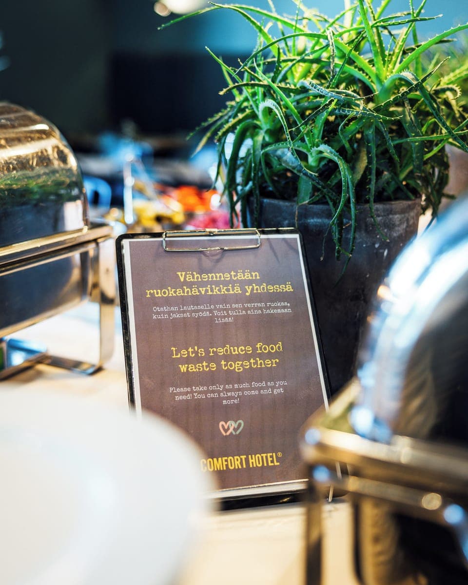 Breakfast, lunch, dinner served; local and international cuisine 