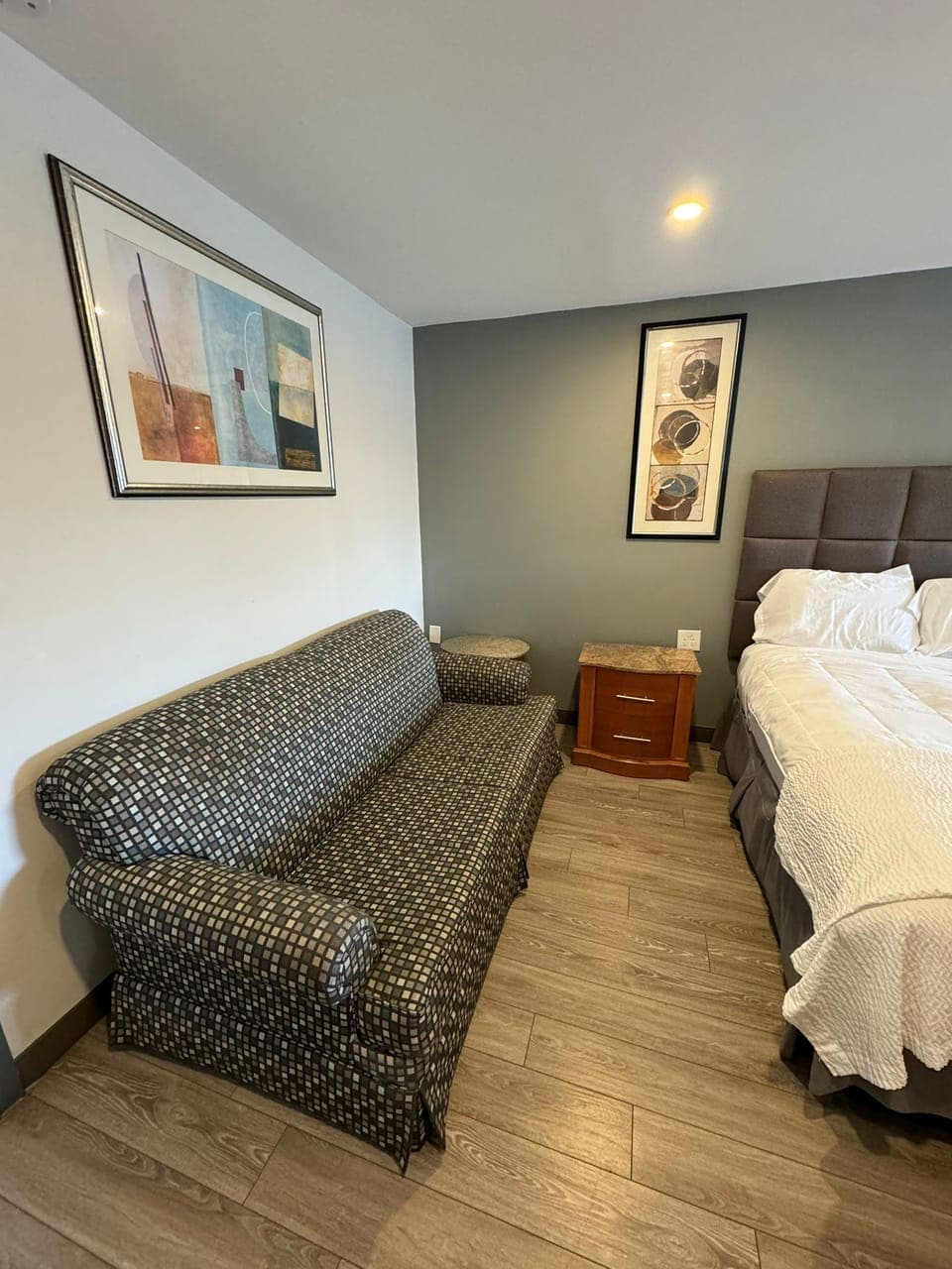 Iron/ironing board, free WiFi, bed sheets, alarm clocks