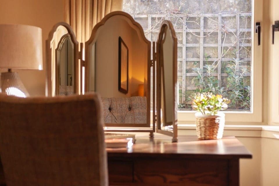 The House Executive Room (located at 5 Hampton Terrace) | Egyptian cotton sheets, premium bedding, in-room safe