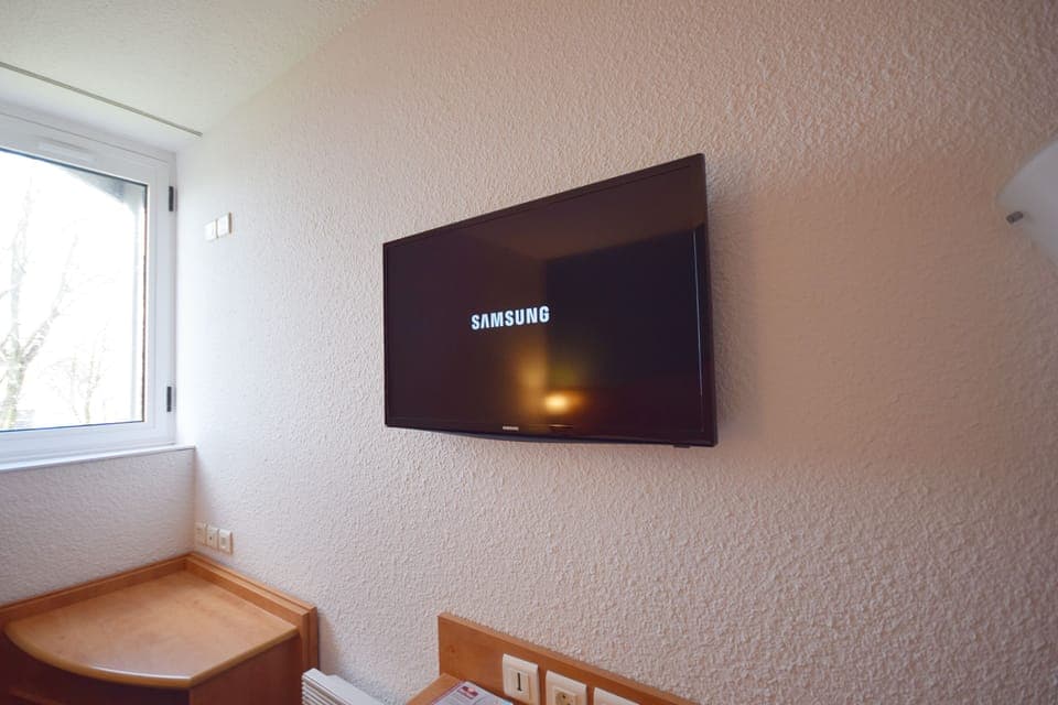 Premium bedding, individually decorated, individually furnished, desk