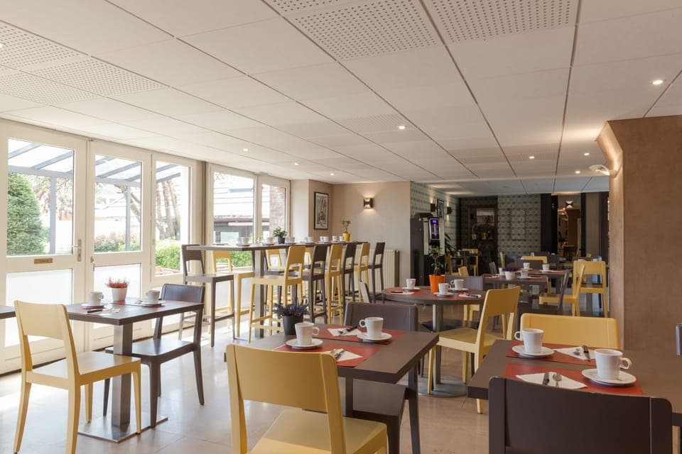 Daily buffet breakfast (EUR 14 per person)