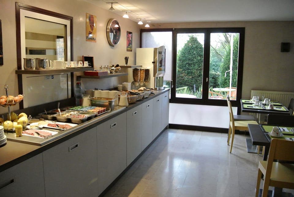 Daily buffet breakfast (EUR 14 per person)