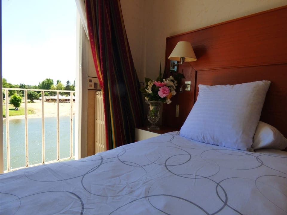 Comfort Twin Room, 2 Twin Beds | Desk, soundproofing, free WiFi, bed sheets