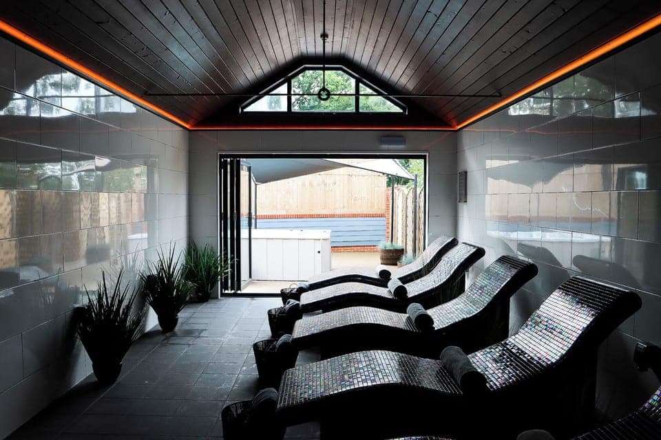 Couples treatment rooms, sauna, hot tub, steam room, body treatments