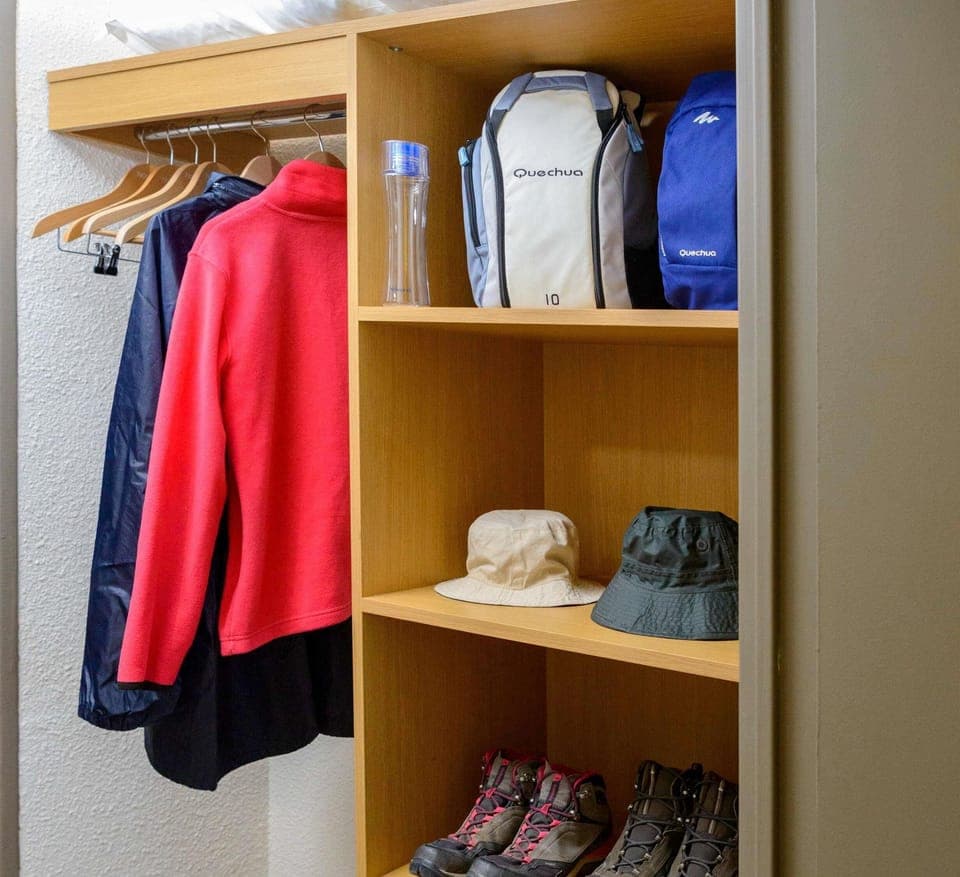 Standard Twin Room, 2 Twin Beds | Memory foam beds, in-room safe, desk, blackout drapes