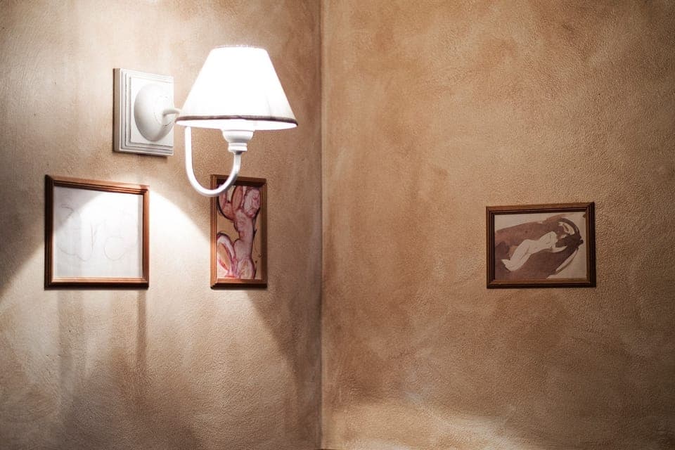 Hypo-allergenic bedding, minibar, desk, soundproofing