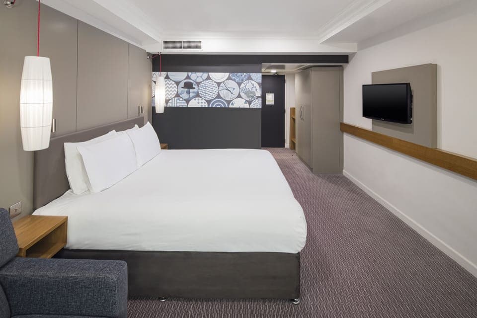 Premium Room, 1 King Bed with Sofa bed (Super King) | 1 bedroom, hypo-allergenic bedding, in-room safe, desk