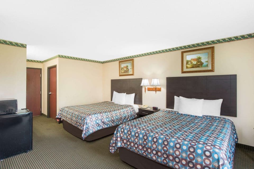 Studio Suite, 2 Queen Beds, Non Smoking | Desk, blackout drapes, iron/ironing board, free cribs/infant beds