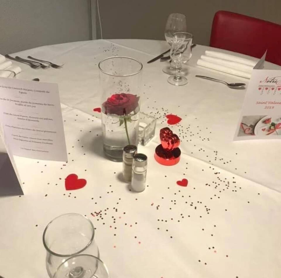 Breakfast, lunch, dinner served; local cuisine 