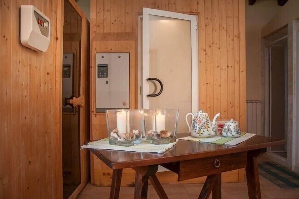 Sauna, hot tub, steam room, massages