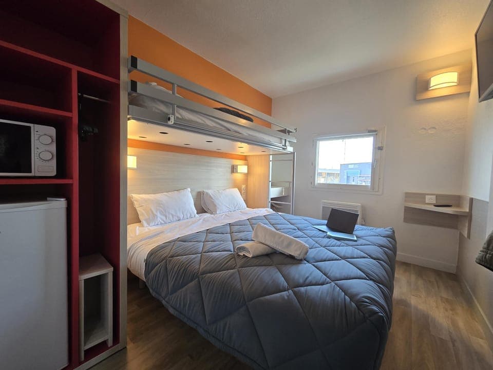 Standard Room, 1 Twin Bed | Desk, blackout drapes, soundproofing, free WiFi