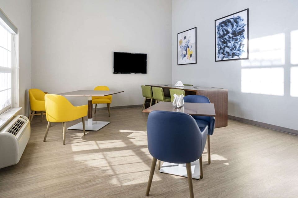 Free daily continental breakfast