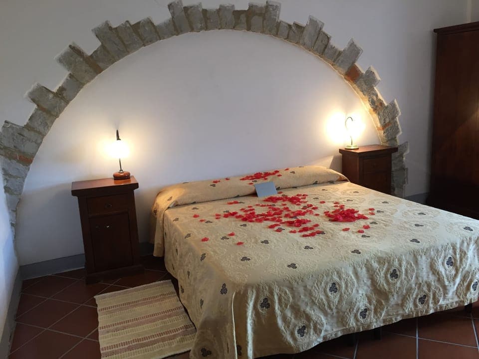 Grand Apartment, 2 Bedrooms | Cribs/infant beds, free WiFi, bed sheets