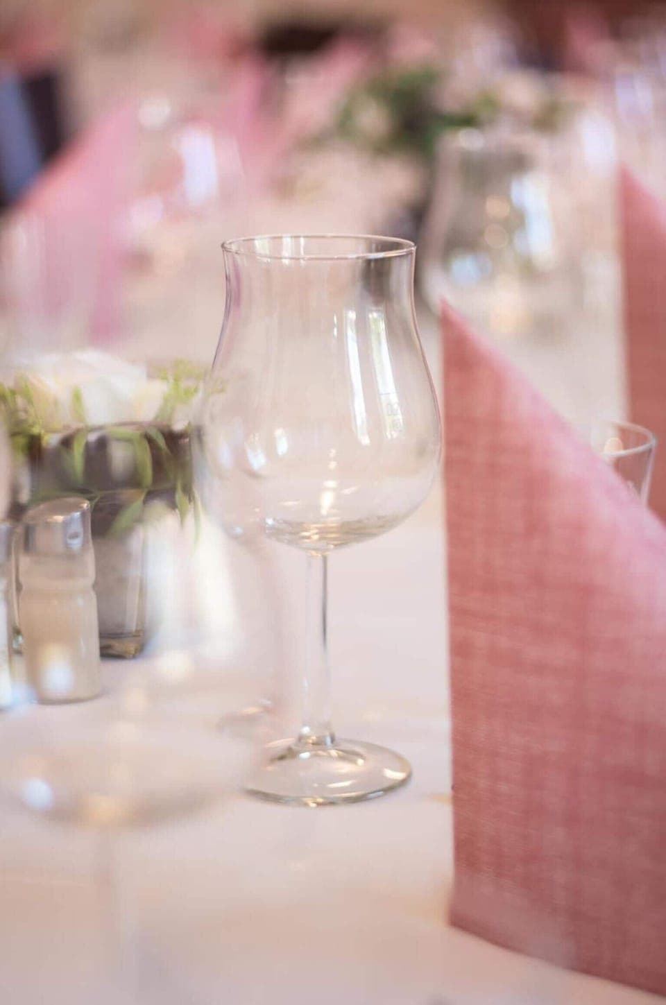 Breakfast, lunch, dinner served; Regional cuisine 