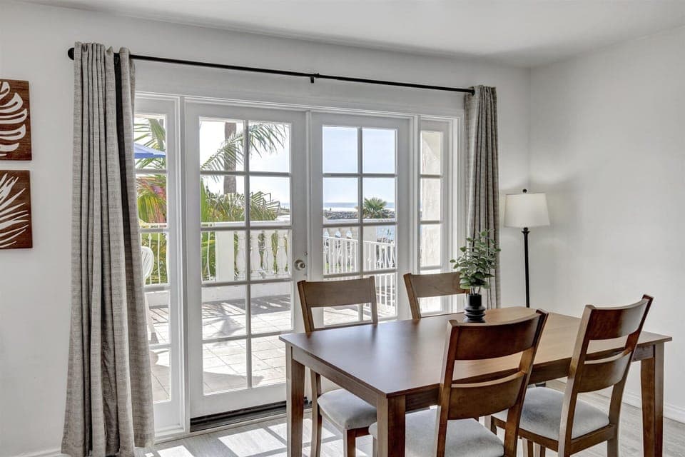 North Premier 2 Bedroom | Living area