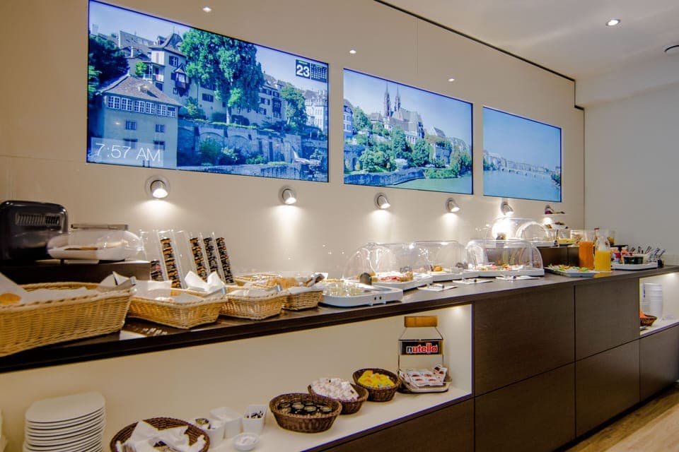 Daily buffet breakfast (EUR 16.5 per person)