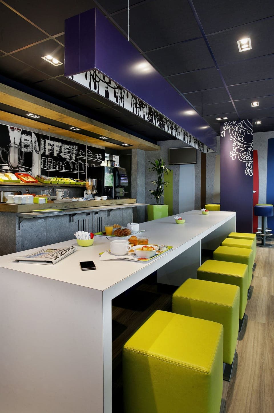 Daily buffet breakfast (EUR 9.50 per person)