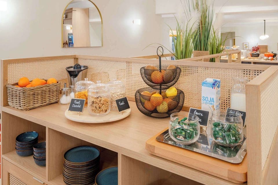 Daily buffet breakfast (EUR 18.00 per person)