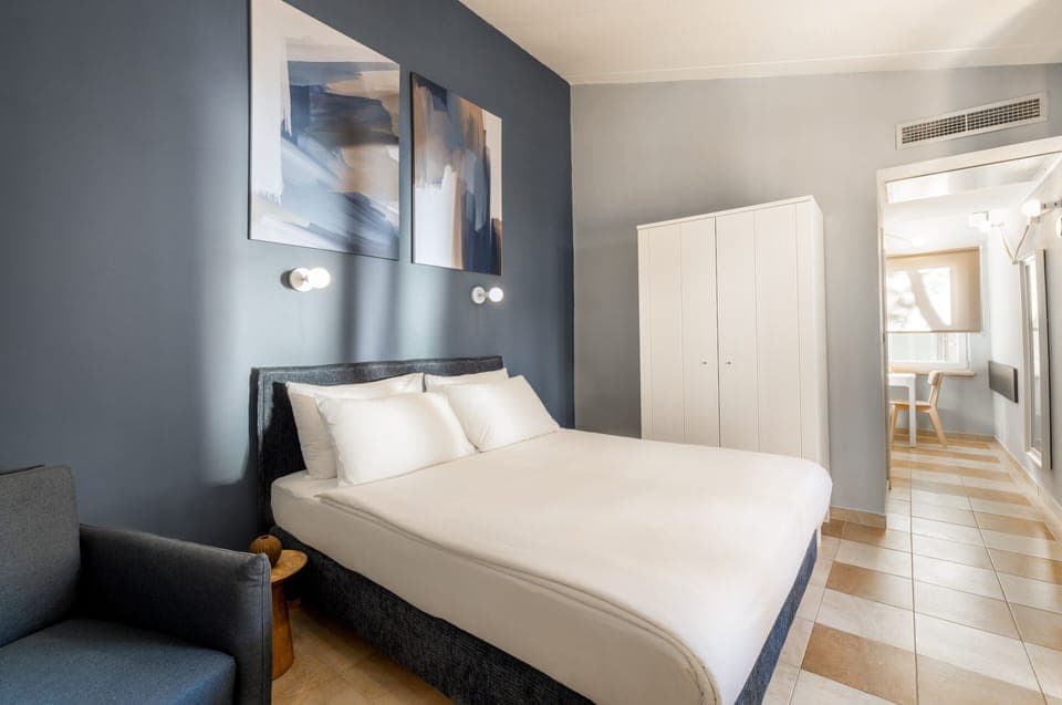 In-room safe, desk, blackout drapes, bed sheets