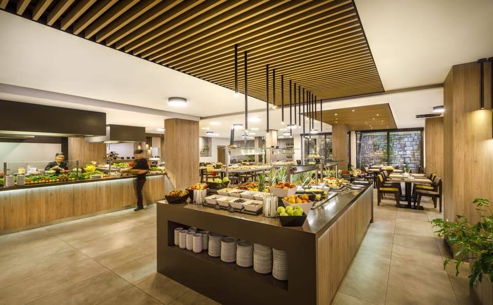 Free daily buffet breakfast