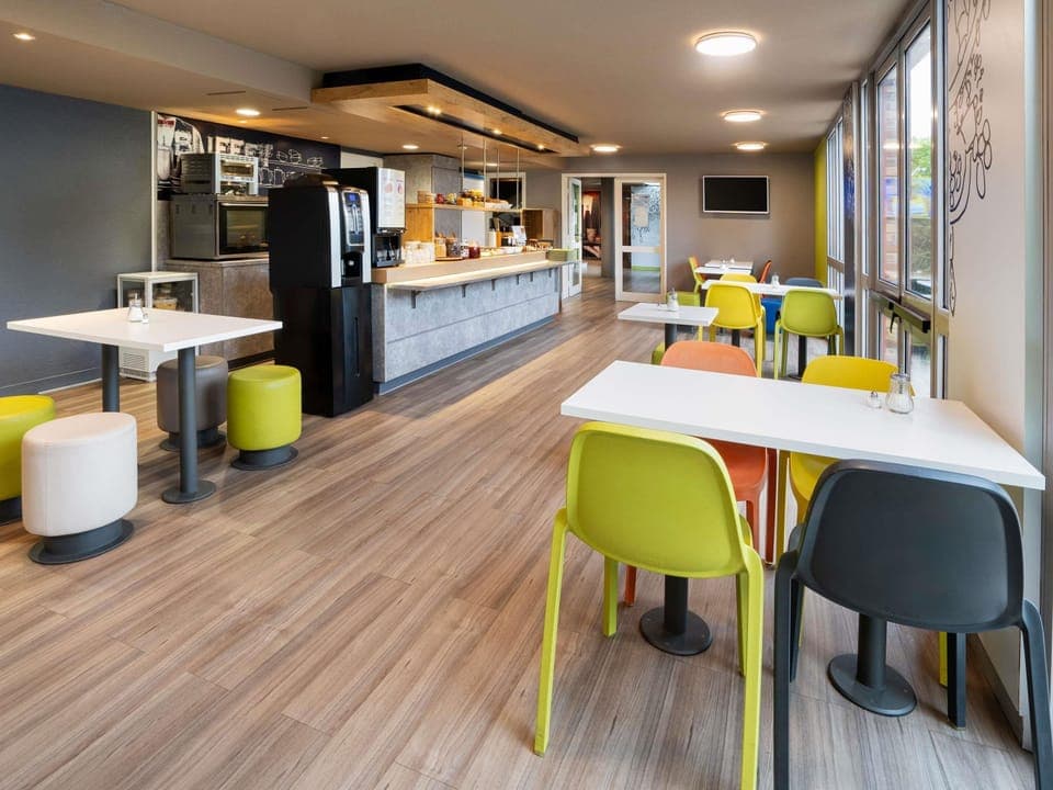 Daily buffet breakfast (EUR 9.9 per person)