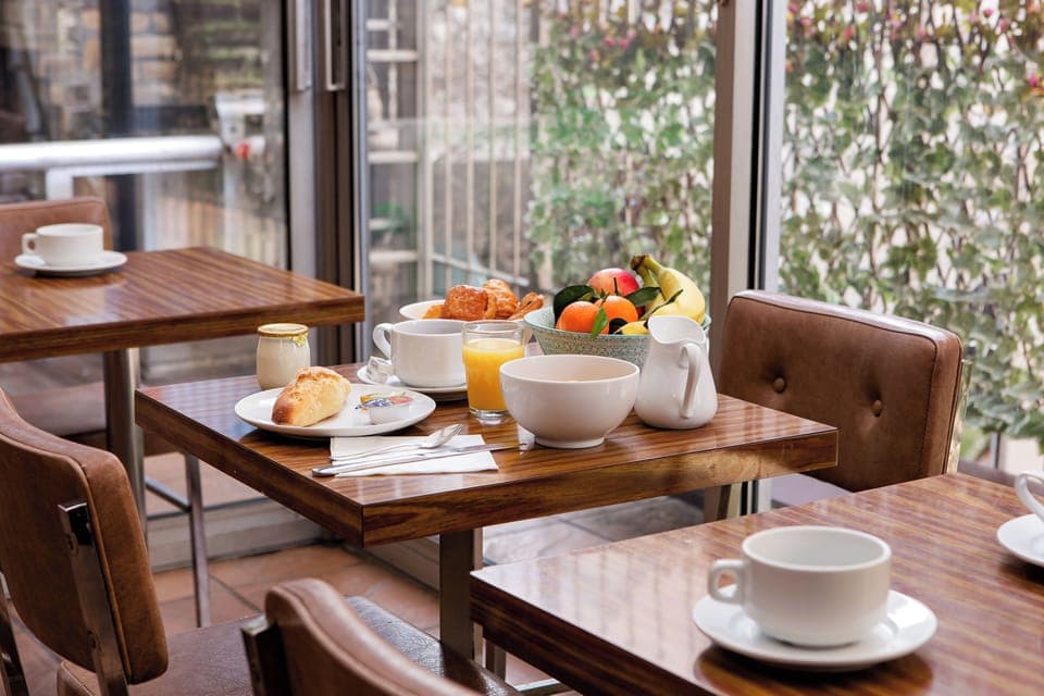 Daily continental breakfast (EUR 8 per person)