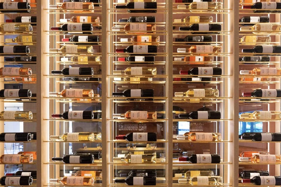 3 restaurants, lunch, dinner served; Italian cuisine