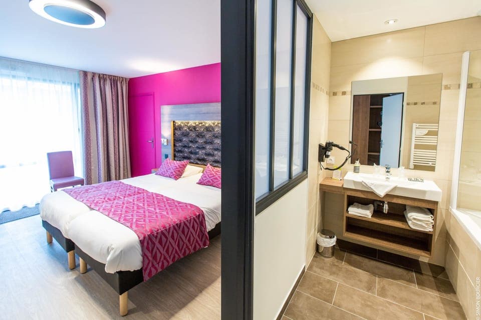 In-room safe, desk, soundproofing, cribs/infant beds