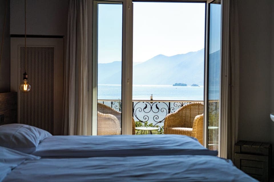 Double Room, Lake View | In-room safe, individually decorated, individually furnished, desk