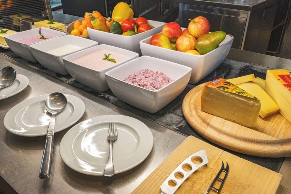 Free daily buffet breakfast