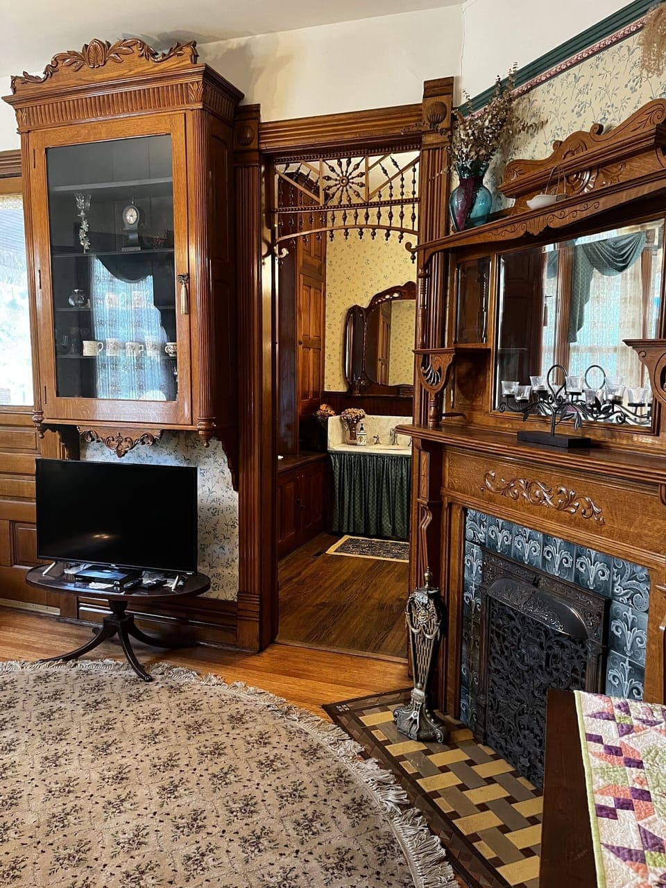 Sinead O'Connor Room, 1 Double Bed, attached half bath | Individually decorated, individually furnished, iron/ironing board