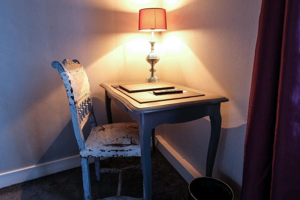 Standard Double Room | Minibar, in-room safe, desk, soundproofing