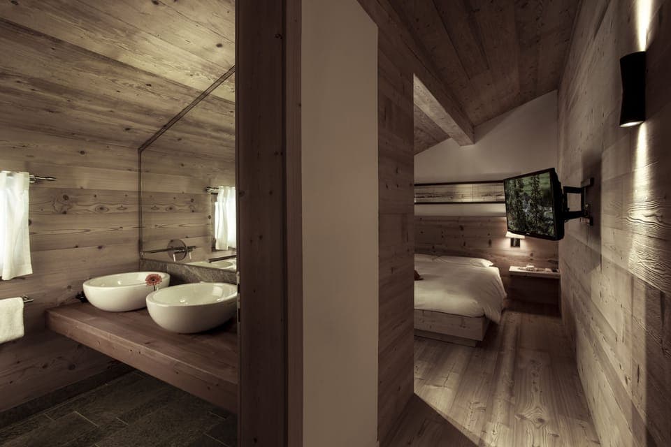 Classic Double Room (Colani Petit) | Minibar, in-room safe, blackout drapes, soundproofing