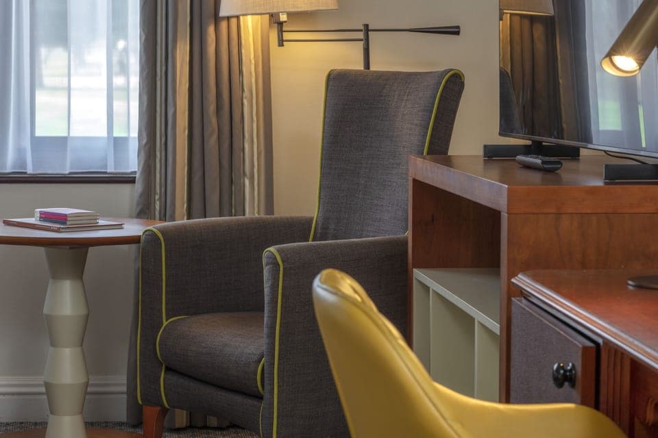 Deluxe Family Room | Hypo-allergenic bedding, in-room safe, desk, blackout drapes