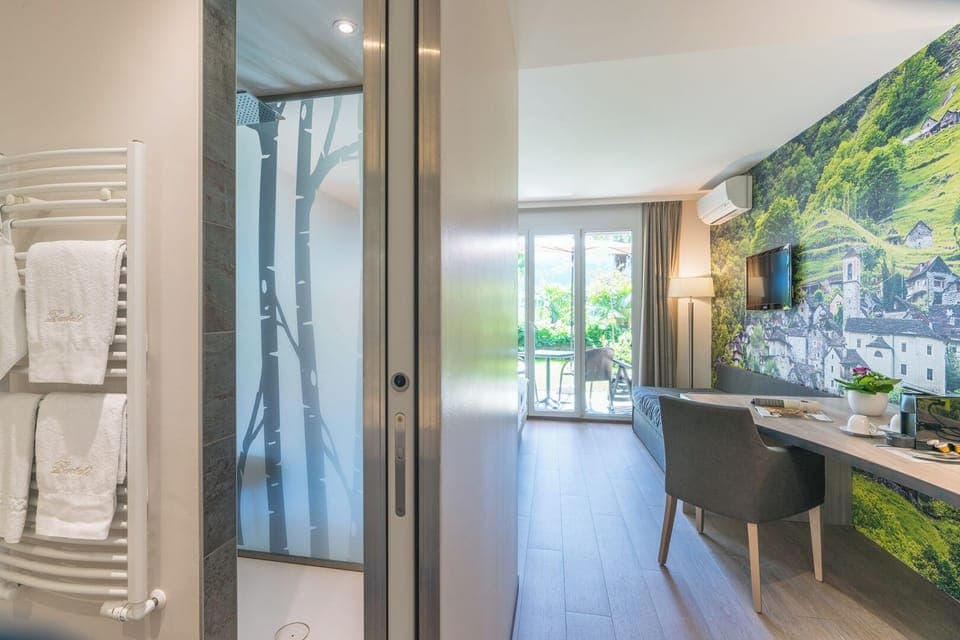 Comfort Triple Room, 3 Twin Beds, Private Bathroom | Premium bedding, minibar, in-room safe, desk