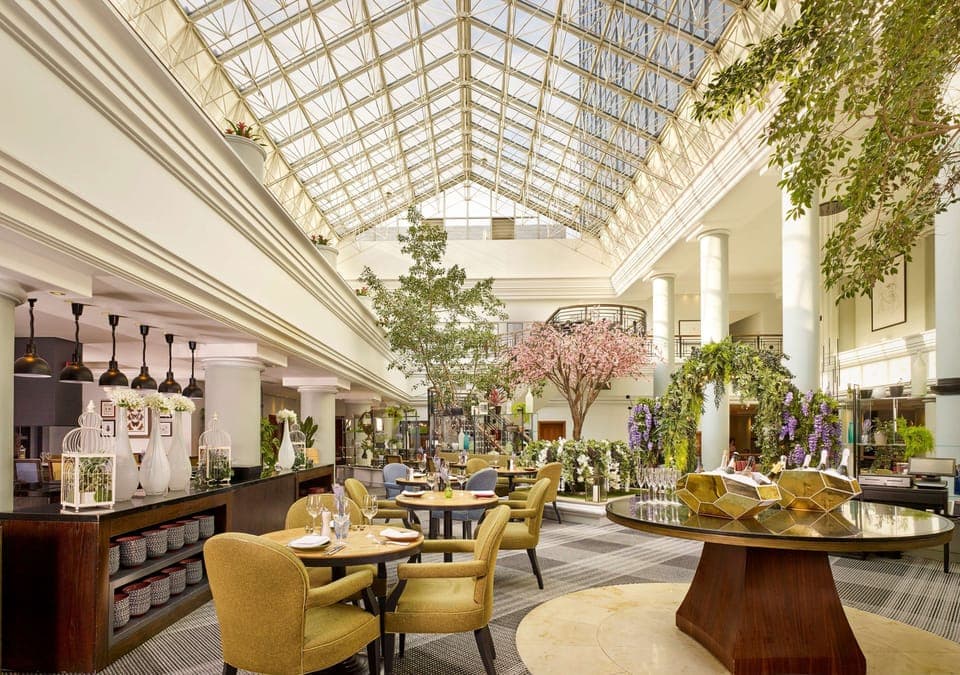 Breakfast, lunch, dinner served; British cuisine 