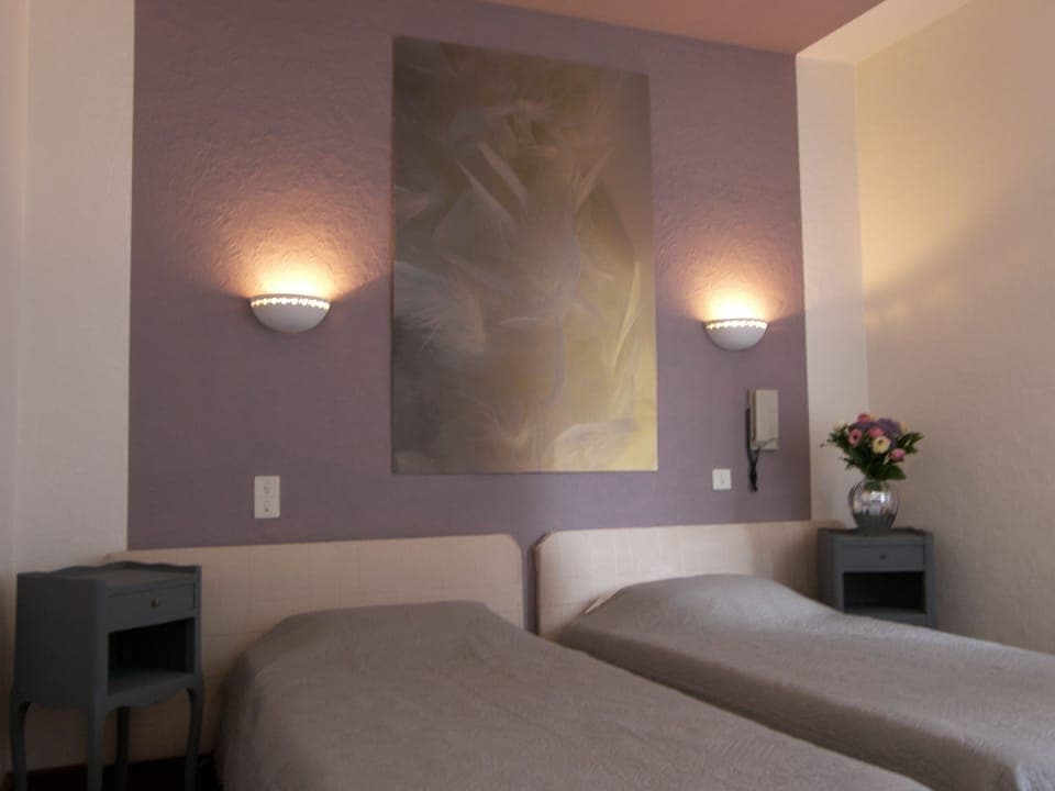 Standard Double Room | Desk, soundproofing, iron/ironing board, free WiFi