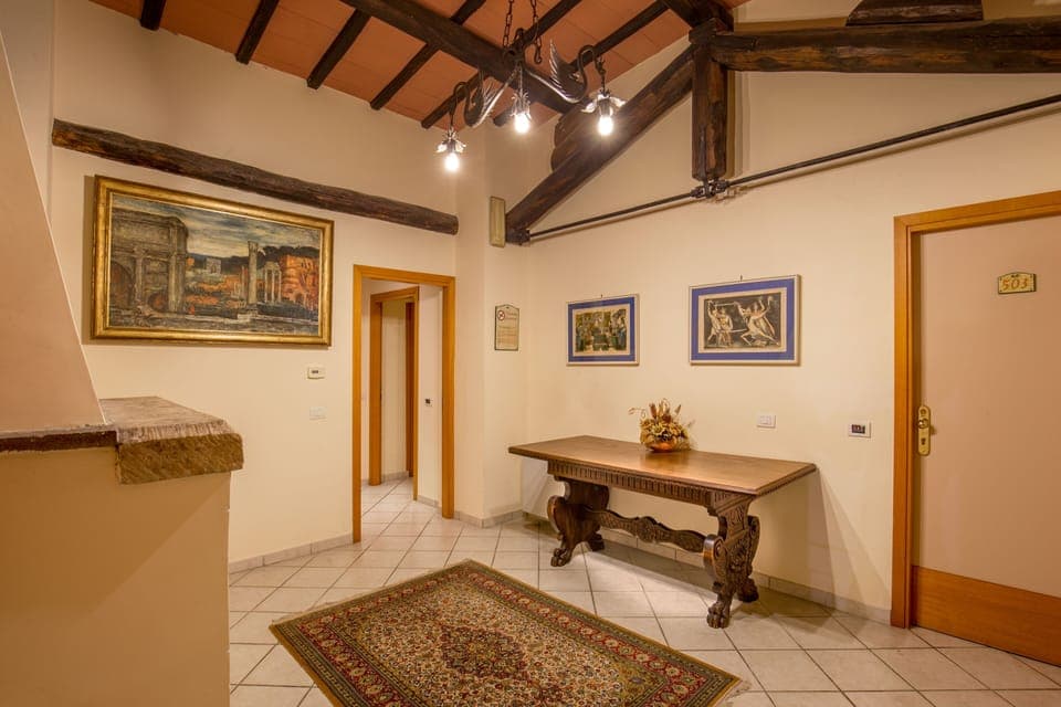 Egyptian cotton sheets, premium bedding, minibar, desk